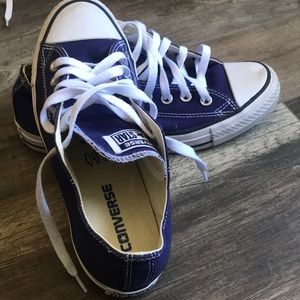 EUC Blue / Purple Converse Chuck Taylor’s - Size 7